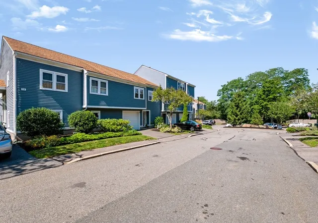 4th image of 1B Fletcher Way #1B, Salem, MA 01970 | MLS# 73556172