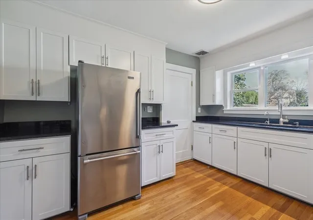 4th image of 11 Broadway, Rockport, MA 02180