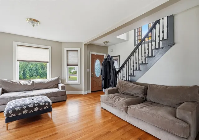 4th image of 87 Crescent St, Lowell, MA 01851 | MLS# 73559540