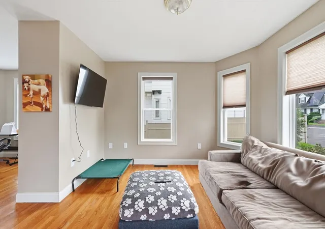 5th image of 87 Crescent St, Lowell, MA 01851 | MLS# 73559540
