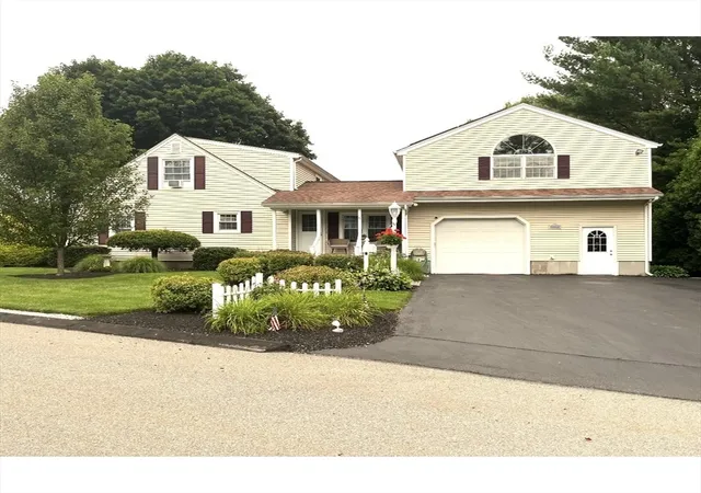 Photo 1 of Sale Pending at 16 Mount View Ave, Auburn, MA 01501 | MLS# 73552969 | Listing updated on 2026-09-18