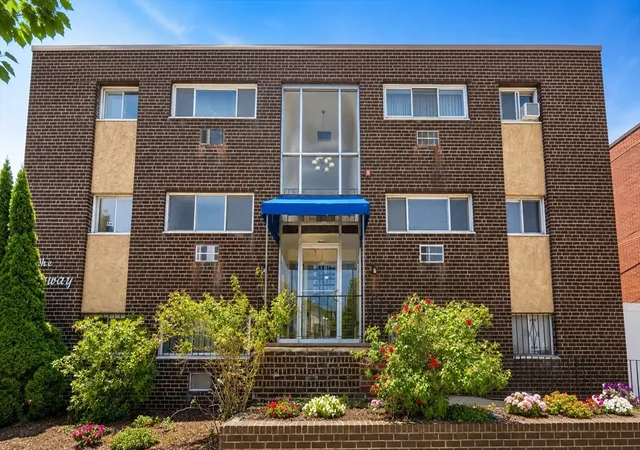 1st image of 416 Belgrade Ave #46, West Roxbury, MA 02132 | MLS# 73551227