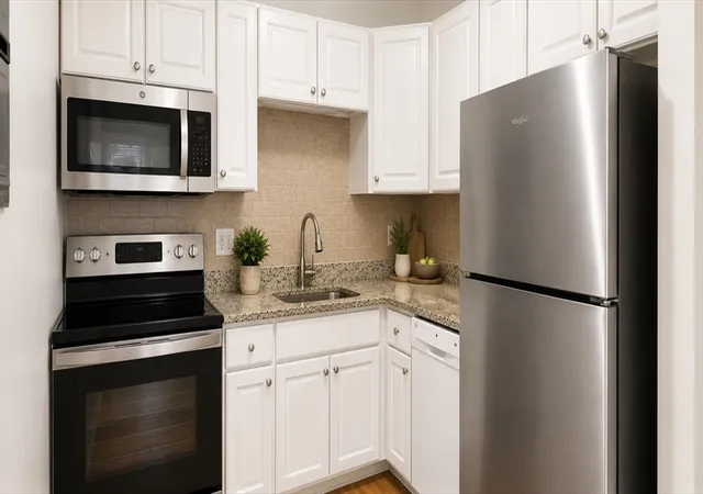 4th image of 416 Belgrade Ave #46, West Roxbury, MA 02132 | MLS# 73551227