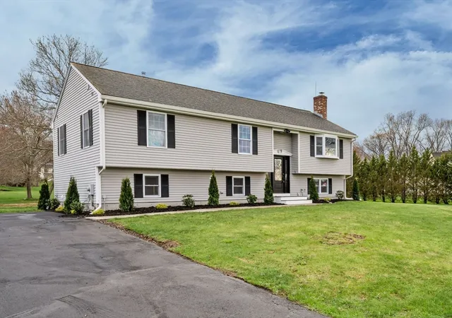 Homes for sale in Rehoboth, MA | 277 Providence St, Rehoboth, MA 02769 | MLS# 73505107