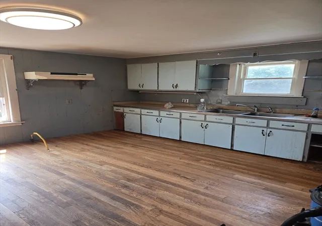 5th image of 21 Mount Guyot St, North Brookfield, MA 01535 | MLS# 73562892