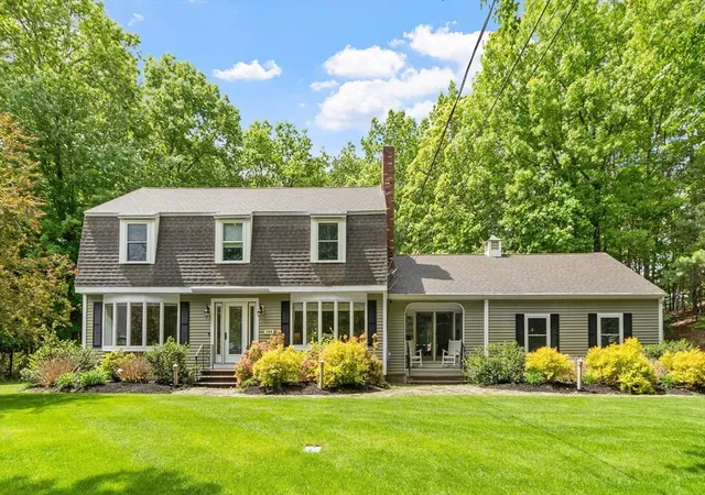 Homes for sale in Holden, MA | 280 Quinapoxet St, Holden, MA 01522 | MLS# 73546351