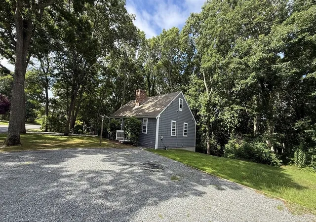 2nd image of 297 Strawberry Hill Rd, Centerville, MA 02632 | MLS# 73559127