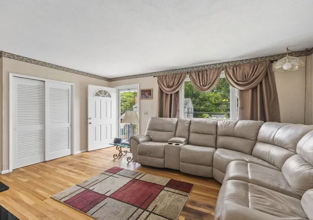 Photo 4 of Sale Pending at 170 Verona St, Lynn, MA 01904 | MLS# 73563432 | Listing updated on 2026-09-05