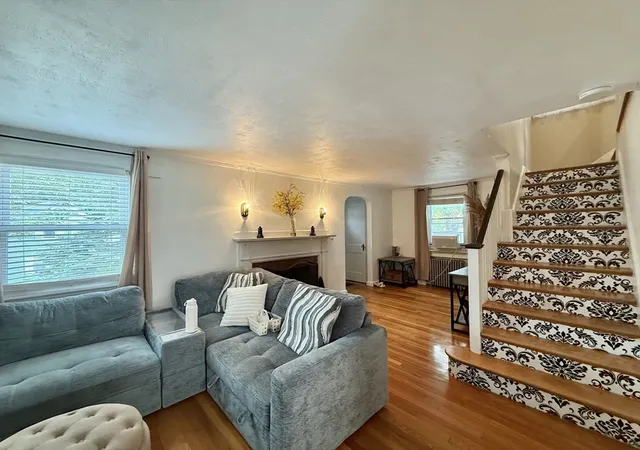 4th image of 8 Myopia Rd, Hyde Park, MA 02136 | MLS# 73557958