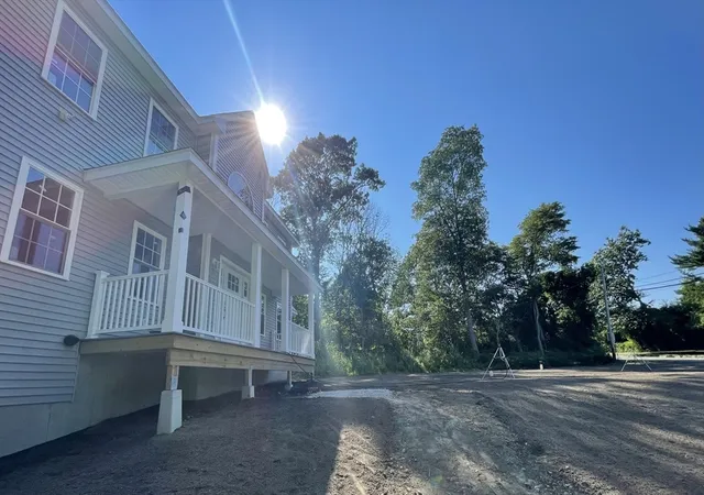 4th image of 1 Old Fall River Rd, North Dartmouth, MA 02747 | MLS# 73561210