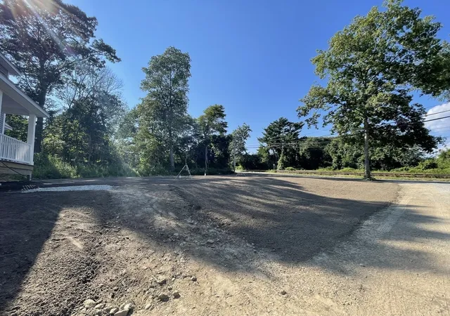 5th image of 1 Old Fall River Rd, North Dartmouth, MA 02747 | MLS# 73561210