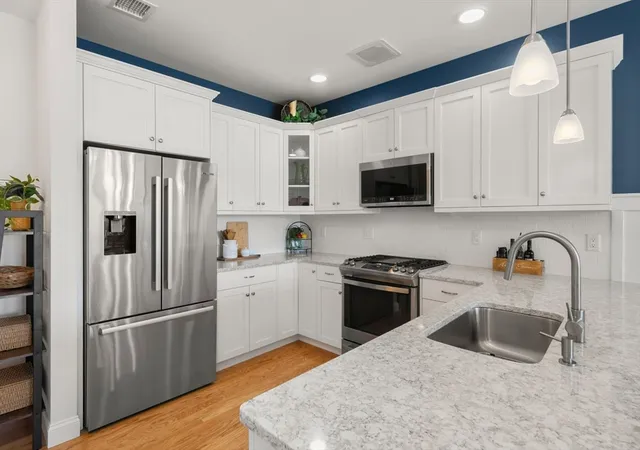 3rd image of 1 Mariner’s Wy, Plymouth, MA 02360