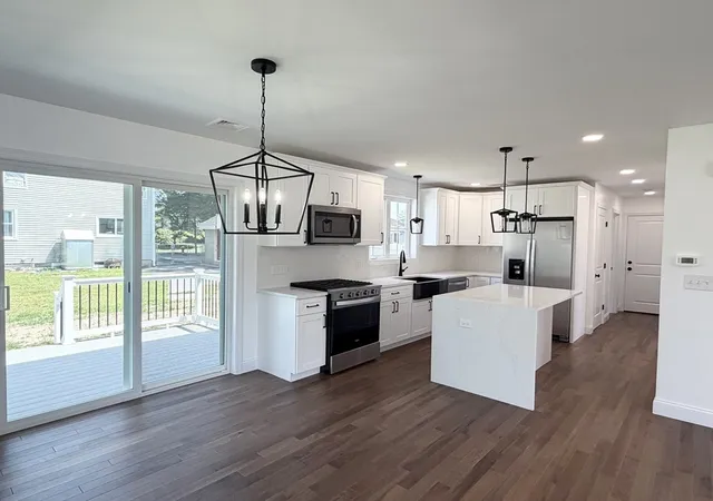 4th image of 955 Crescent Street, New Bedford, MA 02745 | MLS# 73548854