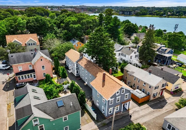 Photo 4 of House for sale at 8 Saunders St, Salem, MA 01970 | MLS# 73552285 | Listing updated on 2026-08-07