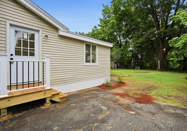 5th image of 55 Fuller St, Chicopee, MA 01020 | MLS# 73557126