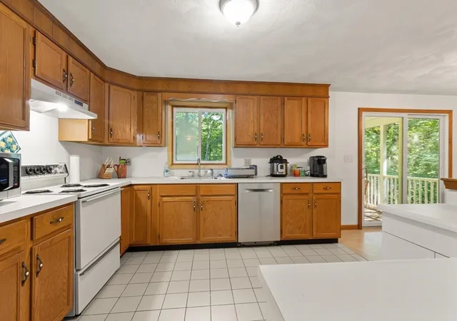 Photo 4 of Sale Pending at 58 Roosevelt Rd, Wilmington, MA 01887 | MLS# 73560312 | Listing updated on 2026-09-08