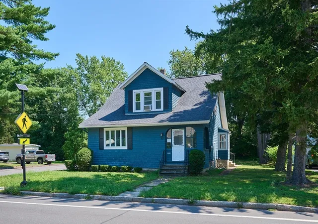 3rd image of 87 Holyoke St, Easthampton, MA 01027 | MLS# 73562002