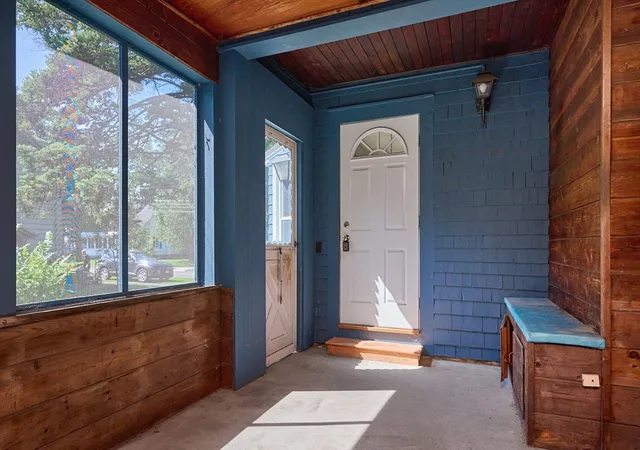 4th image of 87 Holyoke St, Easthampton, MA 01027 | MLS# 73562002