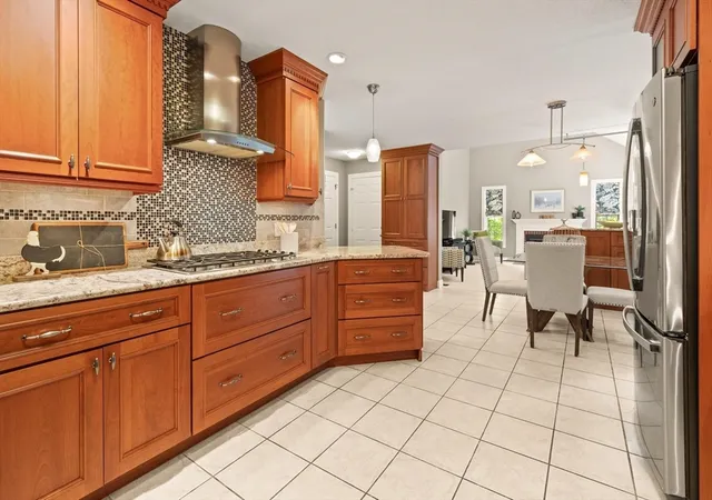 Homes for sale in Westford, MA | 1 Hutchins Way, Westford, MA 01886 | MLS# 73537452