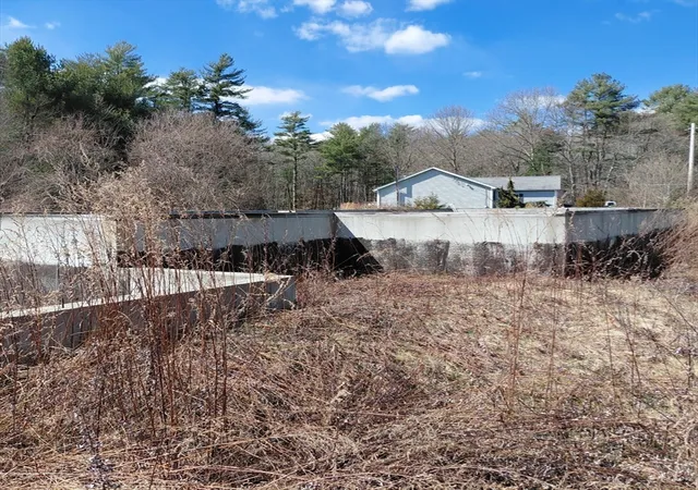 Photo 4 of Sale Pending at 1256 N Hixville Rd, North Dartmouth, MA 02747 | MLS# 73476430 | Listing updated on 2026-09-06