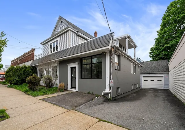 2nd image of 1205 Massachusetts Ave, Arlington, MA 02476 | MLS# 73537534