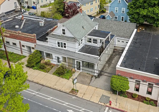 3rd image of 1205 Massachusetts Ave, Arlington, MA 02476 | MLS# 73537534