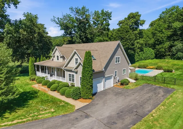 2nd image of 10 Sullivan Ln, South Hadley, MA 01075 | MLS# 73559556