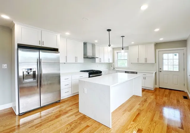 Photo 4 of Sale Pending at 338 Sea St, Quincy, MA 02169 | MLS# 73540305 | Listing updated on 2026-09-29