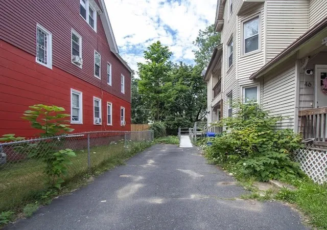 4th image of 44-46 Dawes St, Springfield, MA 01109 | MLS# 73561862