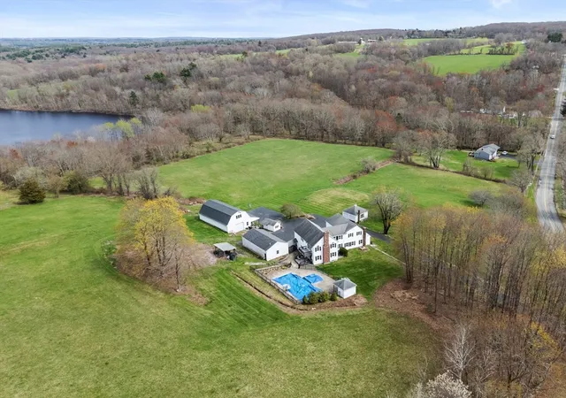 15th image of 63 Uxbridge Rd, Sutton, MA 01590 | MLS# 73528074