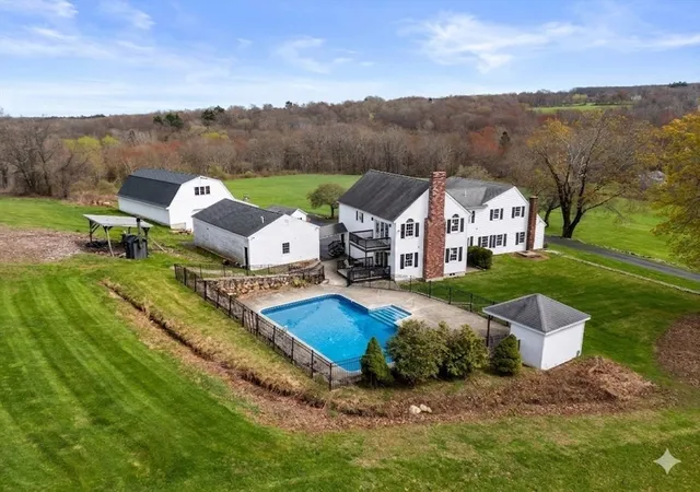 4th image of 63 Uxbridge Rd, Sutton, MA 01590 | MLS# 73528074