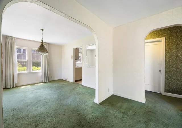 Homes for sale in Chicopee, MA | 216 Springfield St, Chicopee, MA 01013 | MLS# 73534490