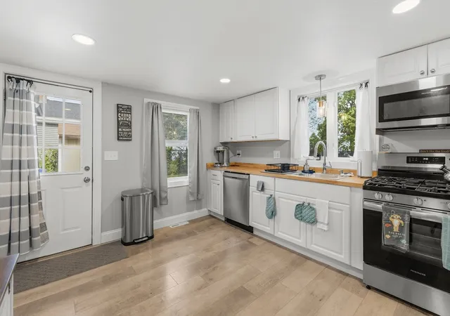 5th image of 27-R Monroe St, Taunton, MA 02780 | MLS# 73555363