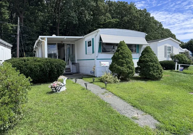 17th image of 4 Ethel Av, Marlborough, MA 01752 | MLS# 73564655