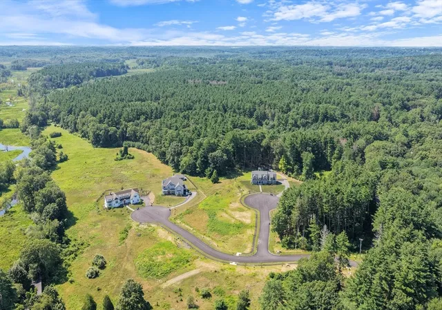 3rd image of 4 Ruby Cir, Topsfield, MA 01983 | MLS# 73555141