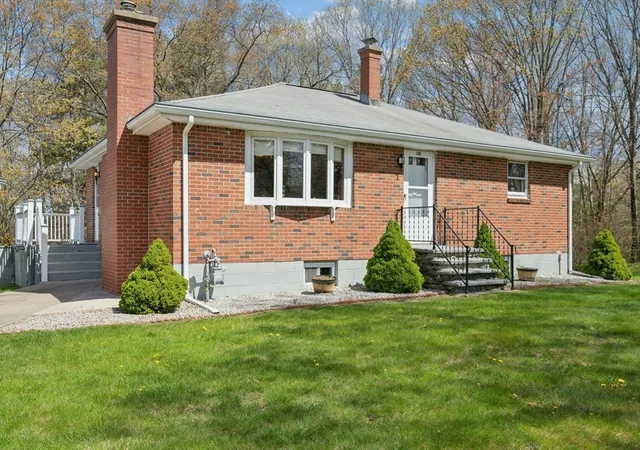 Homes for sale in North Grafton, MA | 149 Old Westboro Rd, North Grafton, MA 01536 | MLS# 73511112