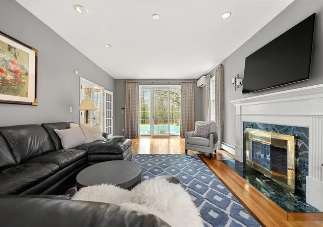 Photo 4 of Sale Pending at 20 Herrick Dr, Milton, MA 02186 | MLS# 73458908 | Listing updated on 2025-12-13