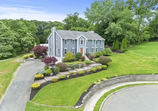 Homes for sale in Woburn, MA | 8 Woods Hill Cir, Woburn, MA 01801 | MLS# 73537851