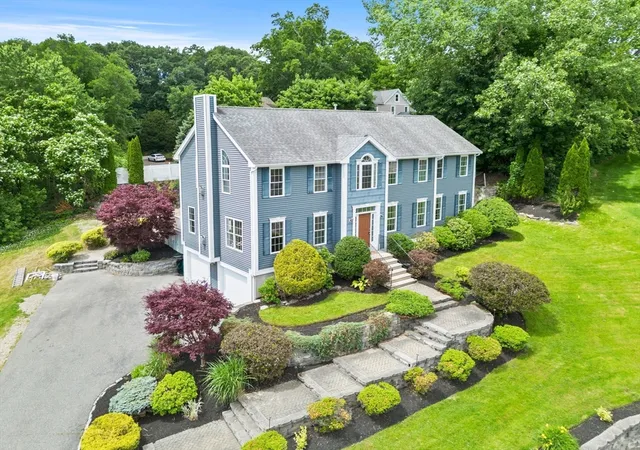 Homes for sale in Woburn, MA | 8 Woods Hill Cir, Woburn, MA 01801 | MLS# 73537851