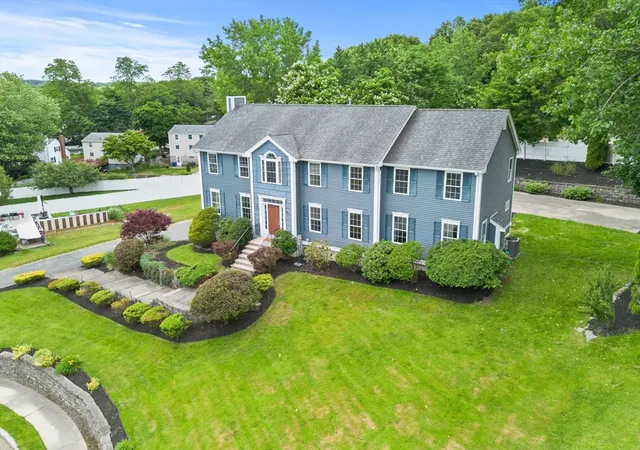 Homes for sale in Woburn, MA | 8 Woods Hill Cir, Woburn, MA 01801 | MLS# 73537851