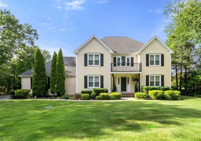 Photo 3 of Sale Pending at 9 Fieldwood Dr, Sagamore Beach, MA 02562 | MLS# 73559352 | Listing updated on 2026-08-25