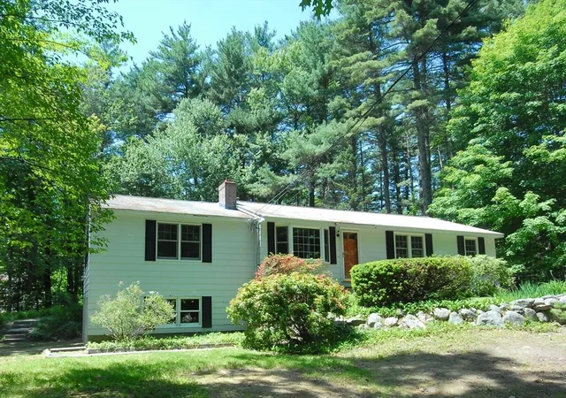 Homes for sale in Pepperell, MA | 40 Shattuck St, Pepperell, MA 01463 | MLS# 73530878