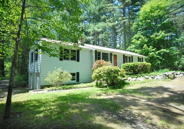 Homes for sale in Pepperell, MA | 40 Shattuck St, Pepperell, MA 01463 | MLS# 73530878