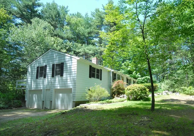 Homes for sale in Pepperell, MA | 40 Shattuck St, Pepperell, MA 01463 | MLS# 73530878