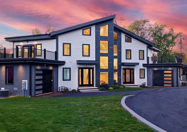 Photo 1 of Single family home for sale at 18 Josselyn Pl #18, Newton Highlands, MA 02461 | MLS# 73476331 | Listing updated on 2026-09-17