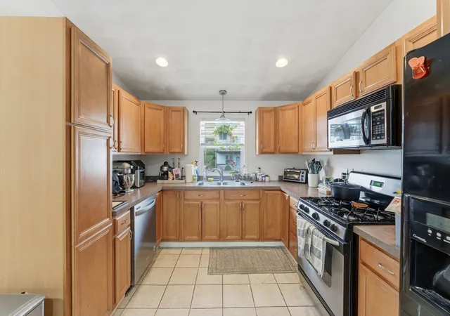 Homes for sale in Lincoln, RI | 167 Central St, Lincoln, RI 02838 | MLS# 73517114