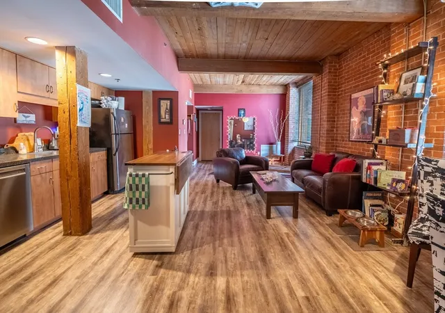 Listing Photo 2 - Condo for sale in building located at 147 Centre St, Brockton, MA 02302 - Unit #105