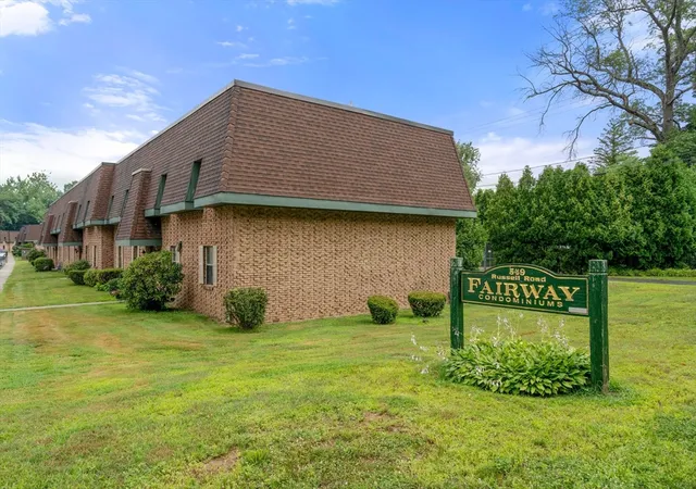 2nd image of 549 Russell Rd #3C, Westfield, MA 01085 | MLS# 73556576