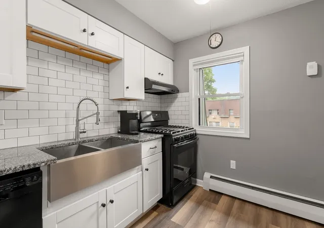 3rd image of 549 Russell Rd, Westfield, MA 01085