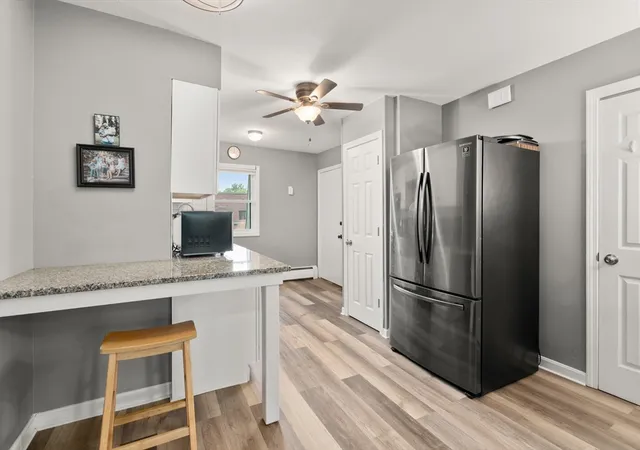5th image of 549 Russell Rd, Westfield, MA 01085